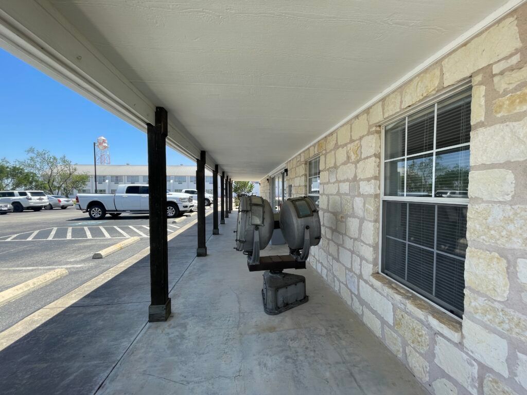 the-airport-diner-009