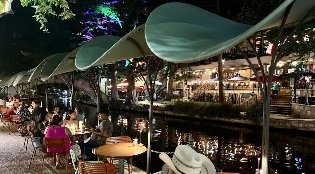 boudro-s-on-the-river-walk-001