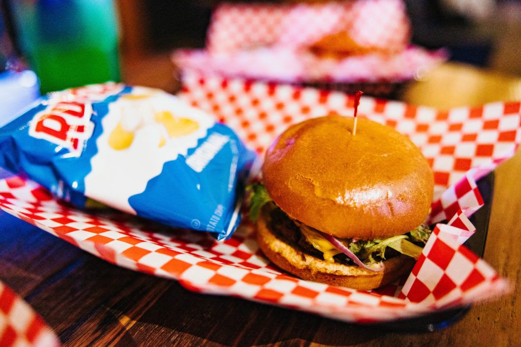 the-locker-room-sports-bar-024