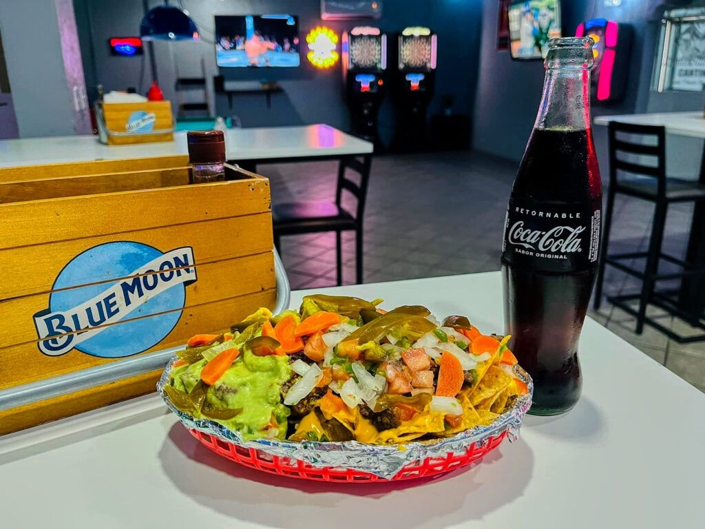 aguila-s-hideaway-cantina-006