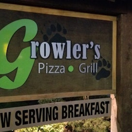 Growler's Pizza Grill
