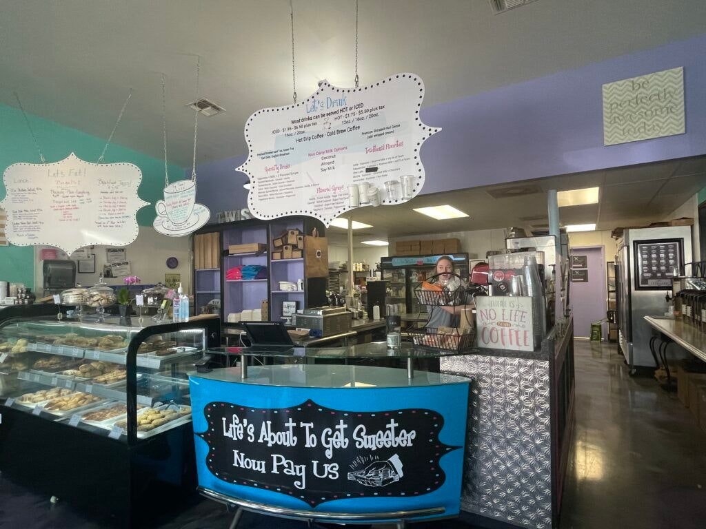 twisted-sisters-bake-shop-002