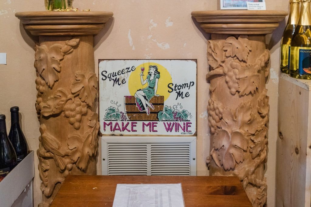 moonstone-crossing-tasting-room-009