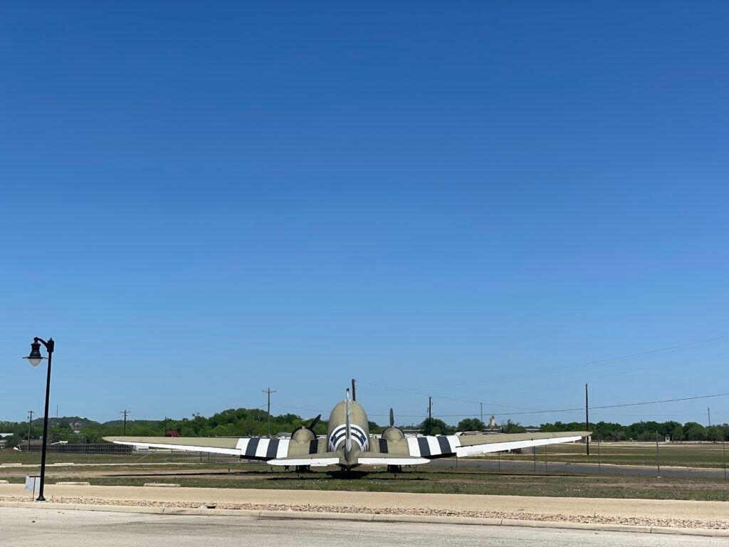 the-airport-diner-003