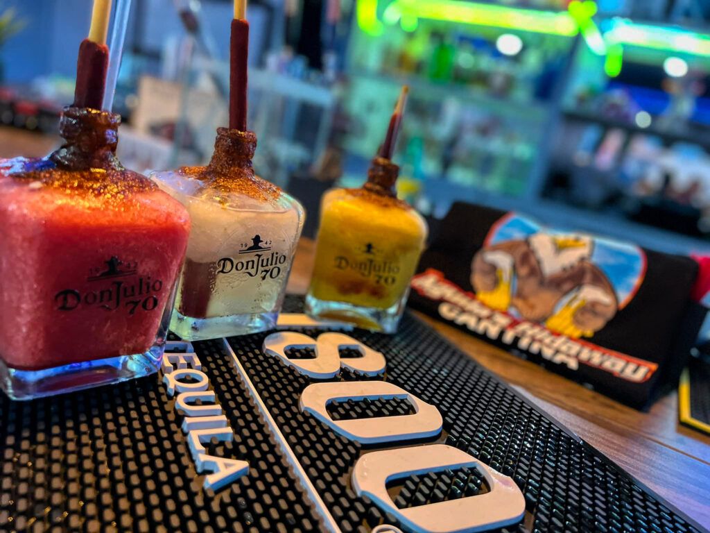 aguila-s-hideaway-cantina-008