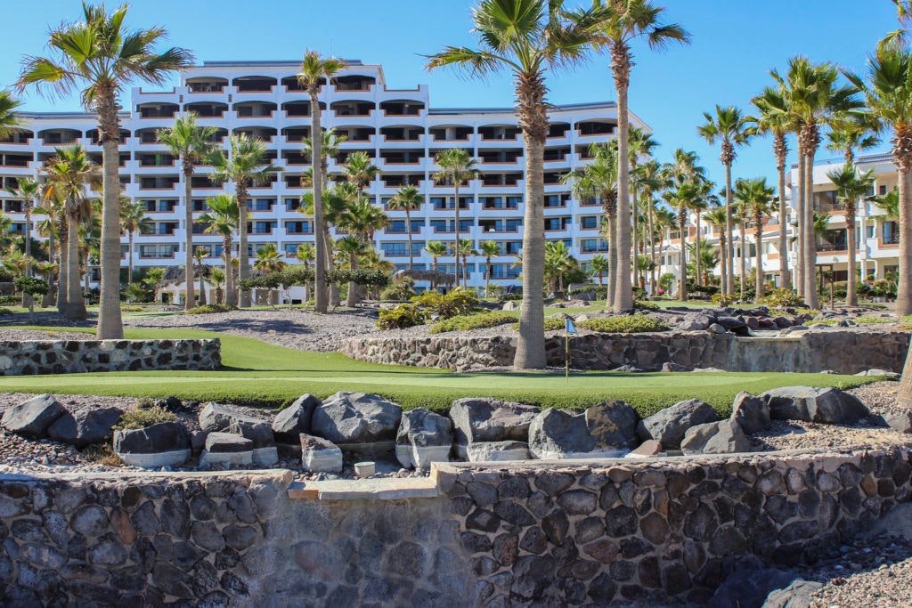 mini-golf-at-casa-blanca-resort-007