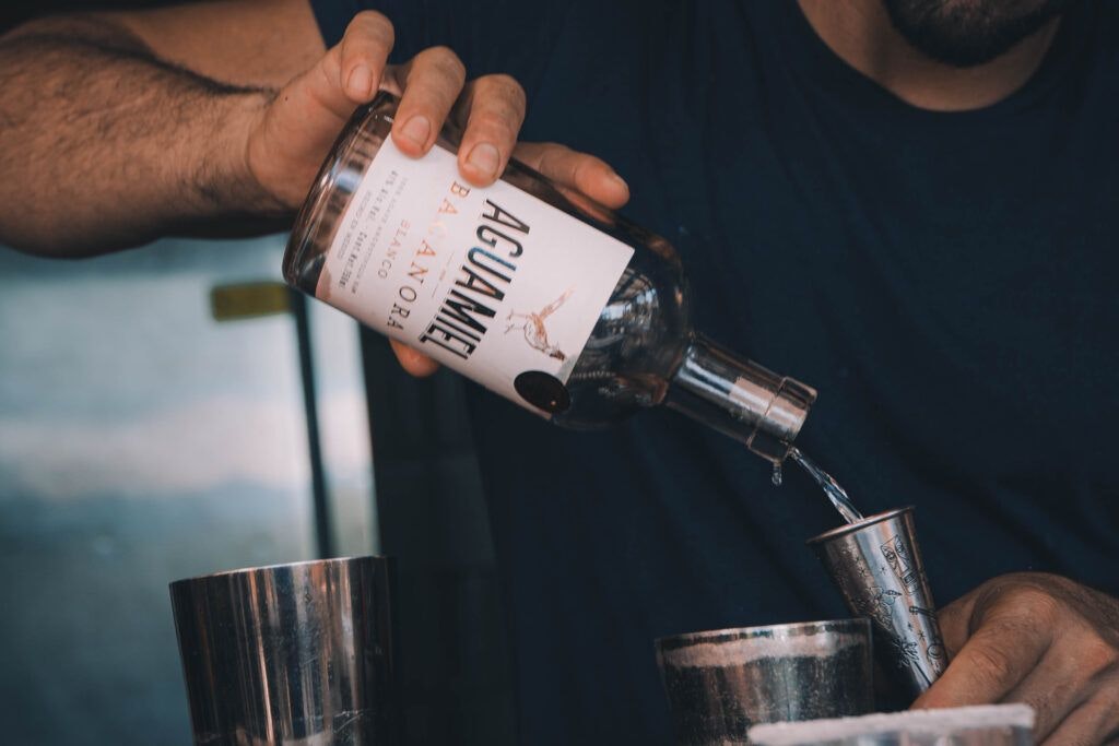 swim-pool-lounge-001