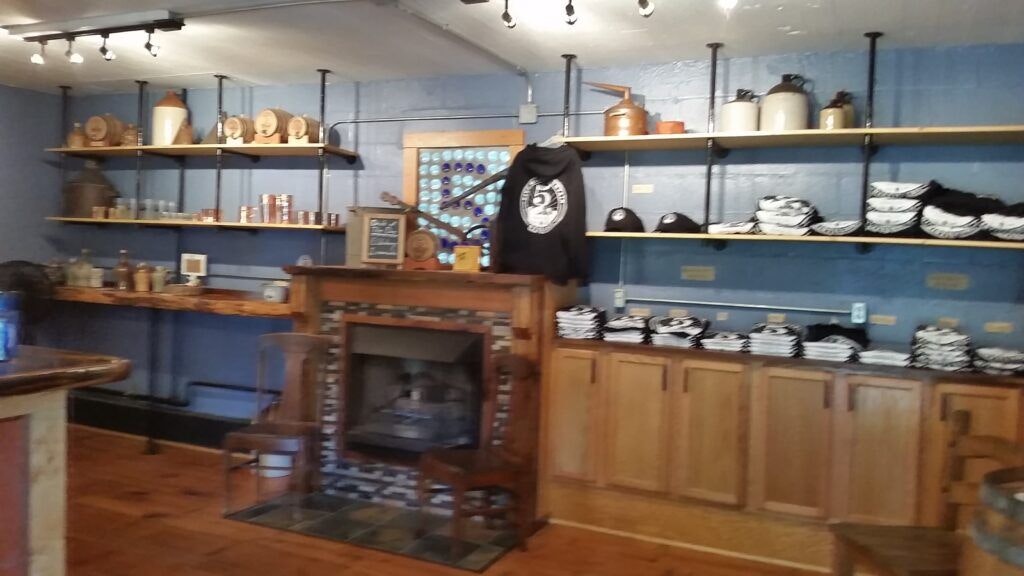 5-mile-mountain-distillery-004