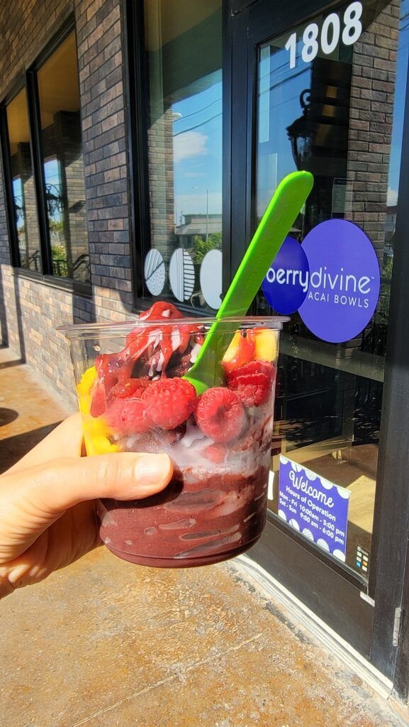 berry-divine-acai-bowls-001