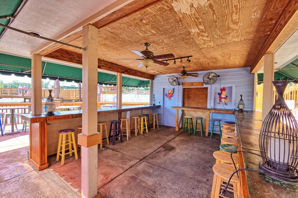 mango-s-bar-and-grill-030