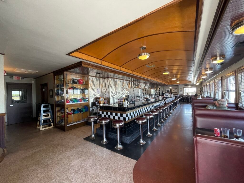 the-airport-diner-007