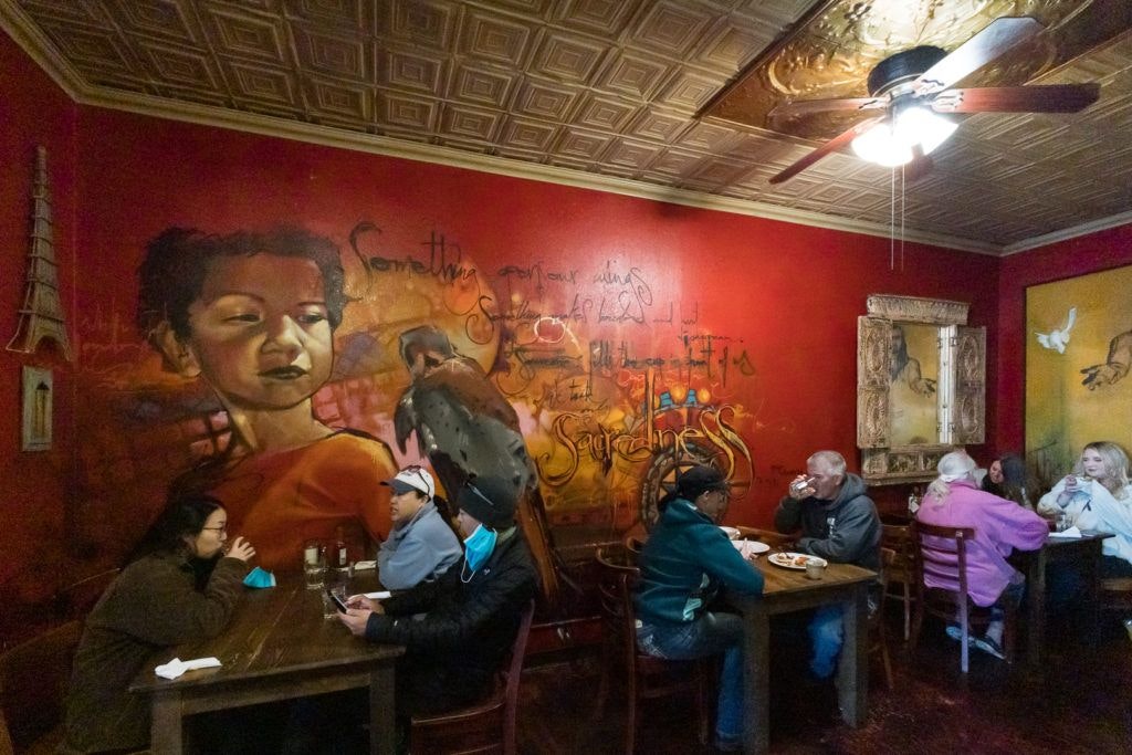 renata-s-creperie-003