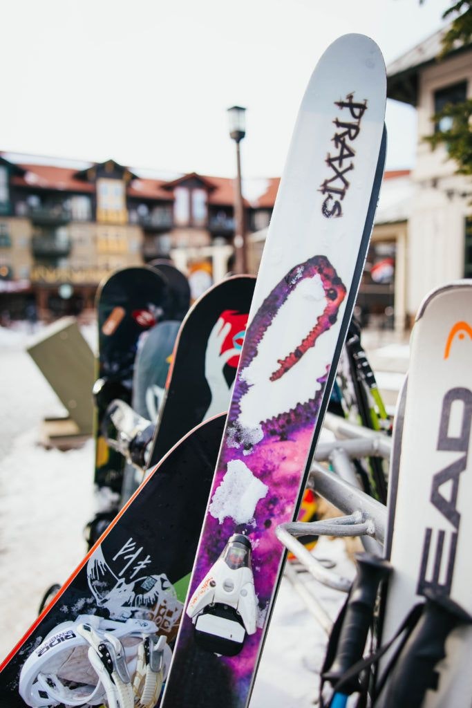 skiing-and-snowboarding-on-snowshoe-mountain-023