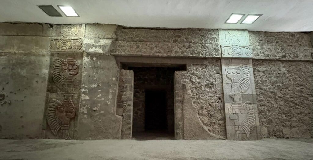 pyramids-of-teotihuacan-004