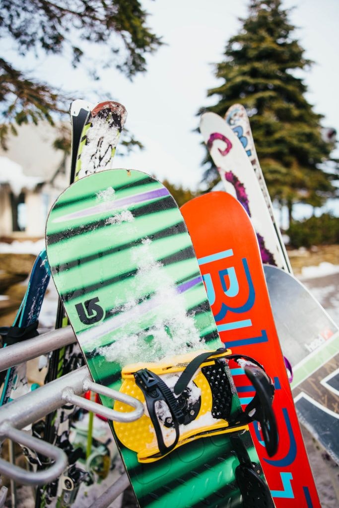 skiing-and-snowboarding-on-snowshoe-mountain-011