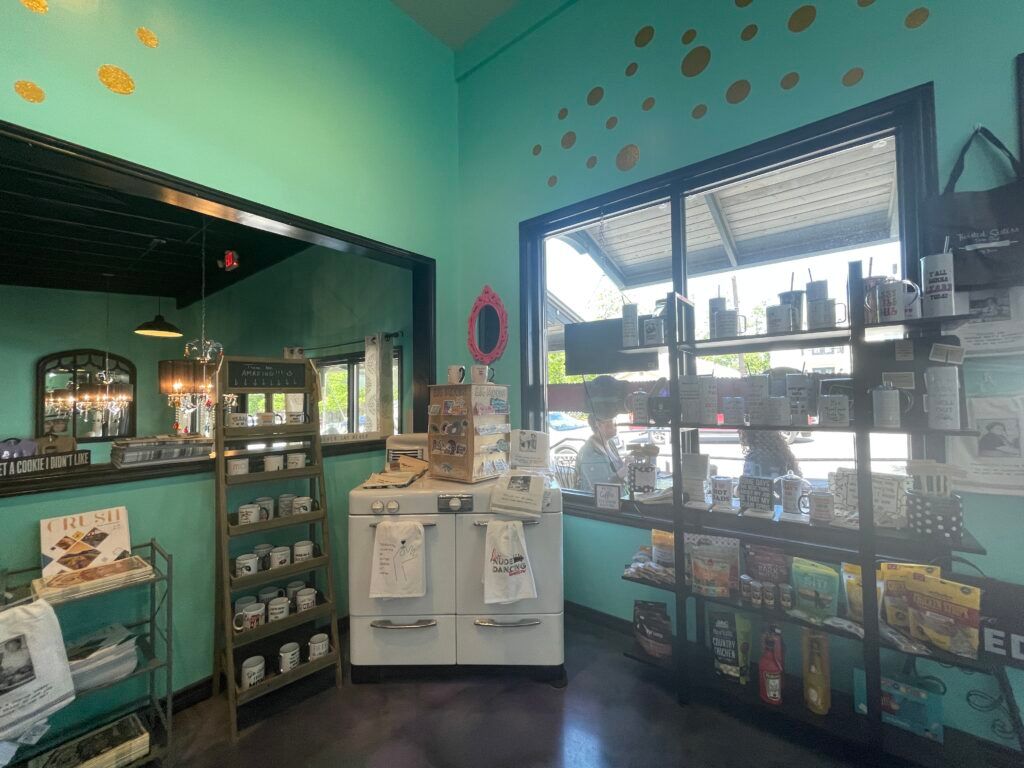 twisted-sisters-bake-shop-010