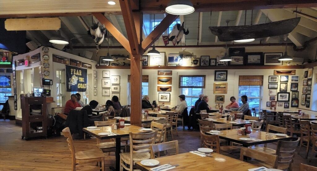 boatyard-bar-grill-001