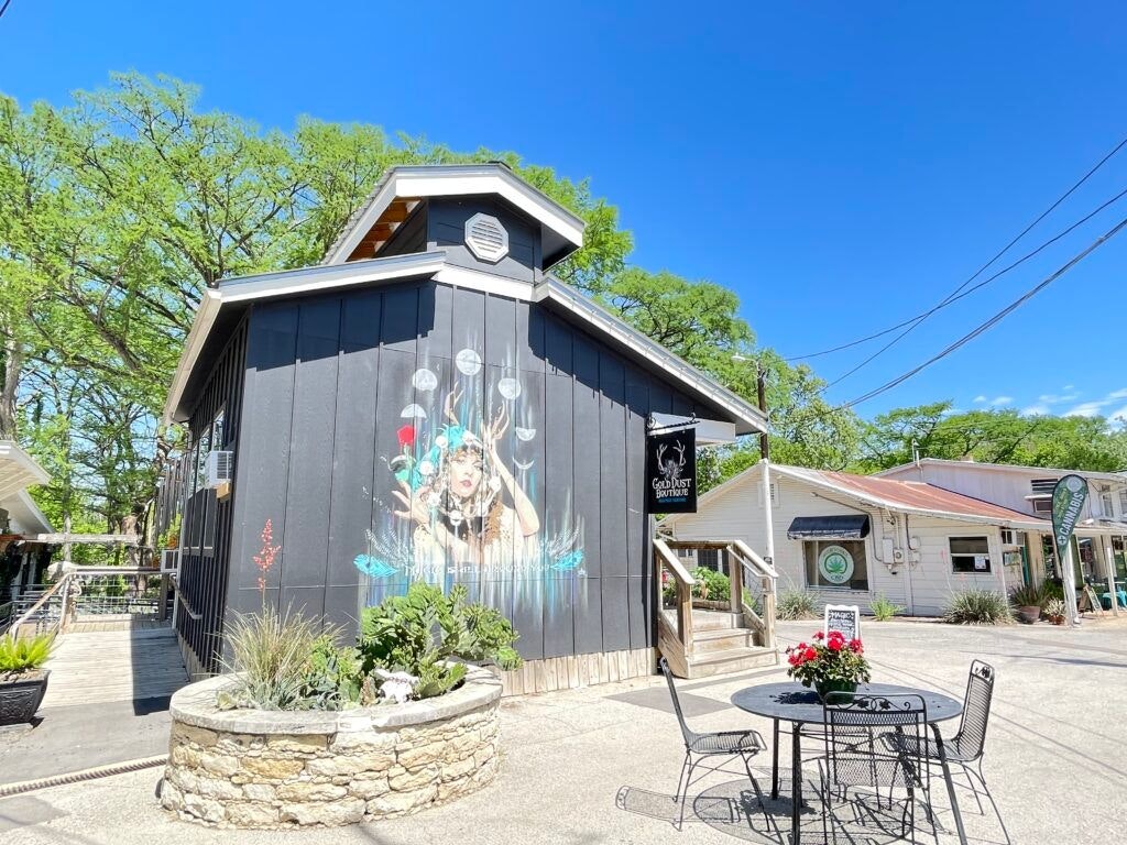 wimberley-square-004