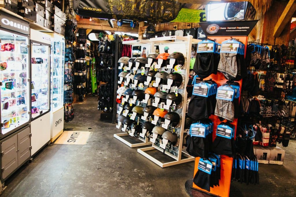 elk-river-snowboard-and-ski-rentals-011