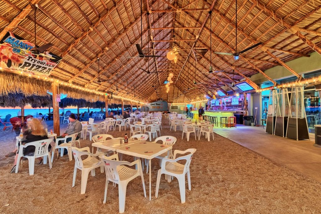 manny-s-beach-club-011