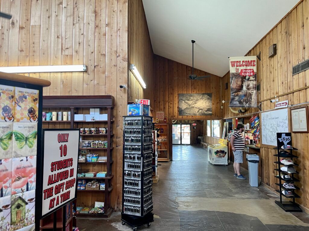 inner-space-cavern-005