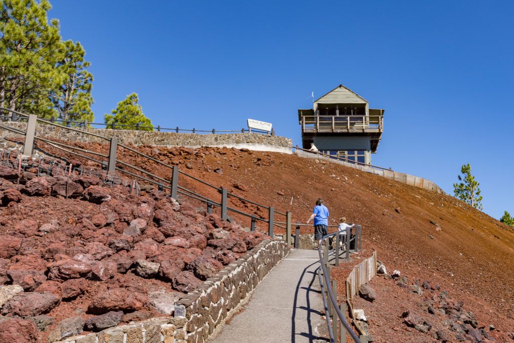 lava-butte-and-lands-visitor-center-047