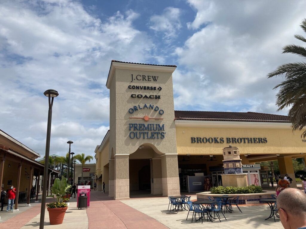 international-drive-outlet-001