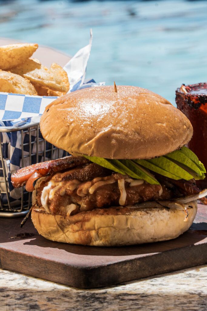 swim-pool-lounge-013