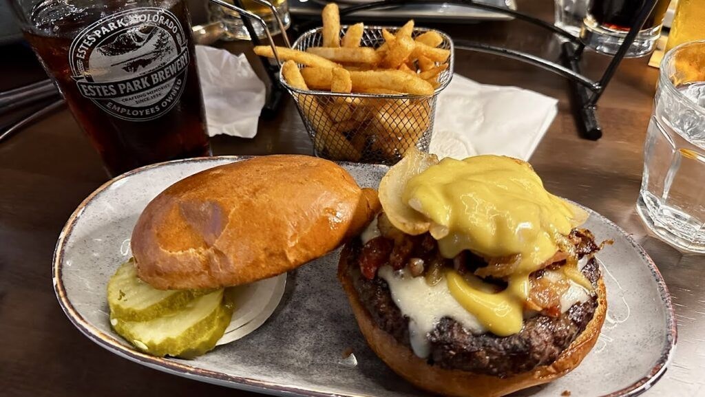 the-hive-at-estes-park-brewery-002