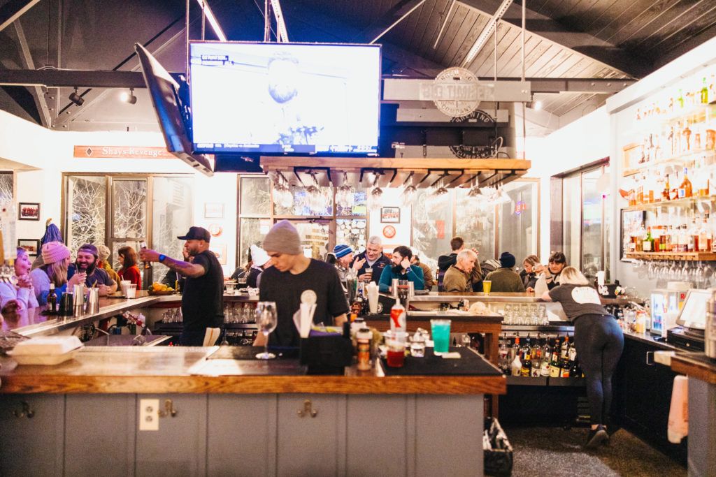 tuque-s-bar-and-grill-005