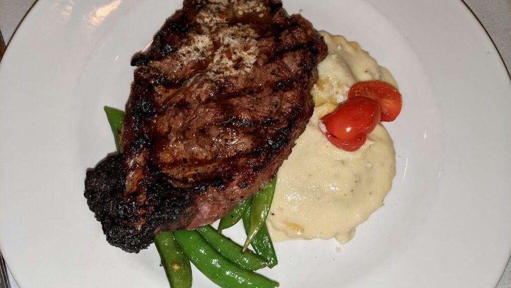 tony-s-on-the-lake-003