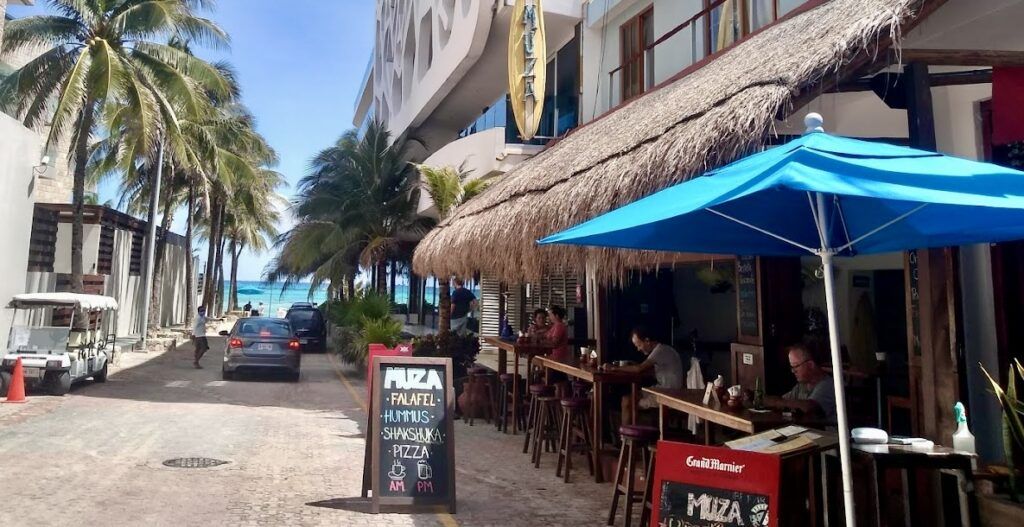 Muza Surf Bar & Restaurant