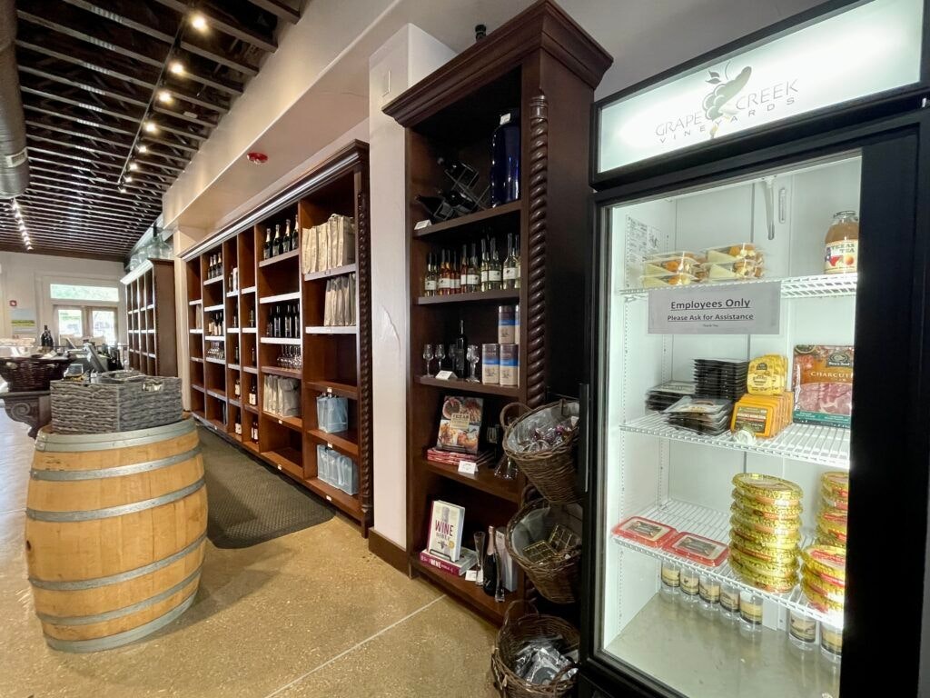 grape-creek-on-the-square-tasting-room-003