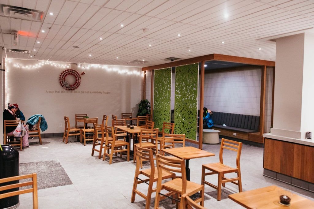 starbucks-snowshoe-006