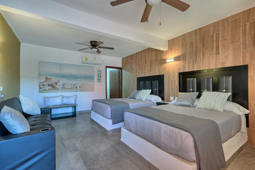 manny-s-beach-club-025