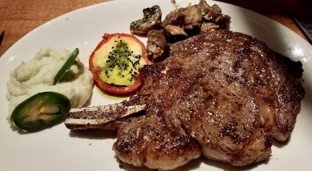 harry-s-steakhouse-and-raw-bar-on-quinta-avenida-002