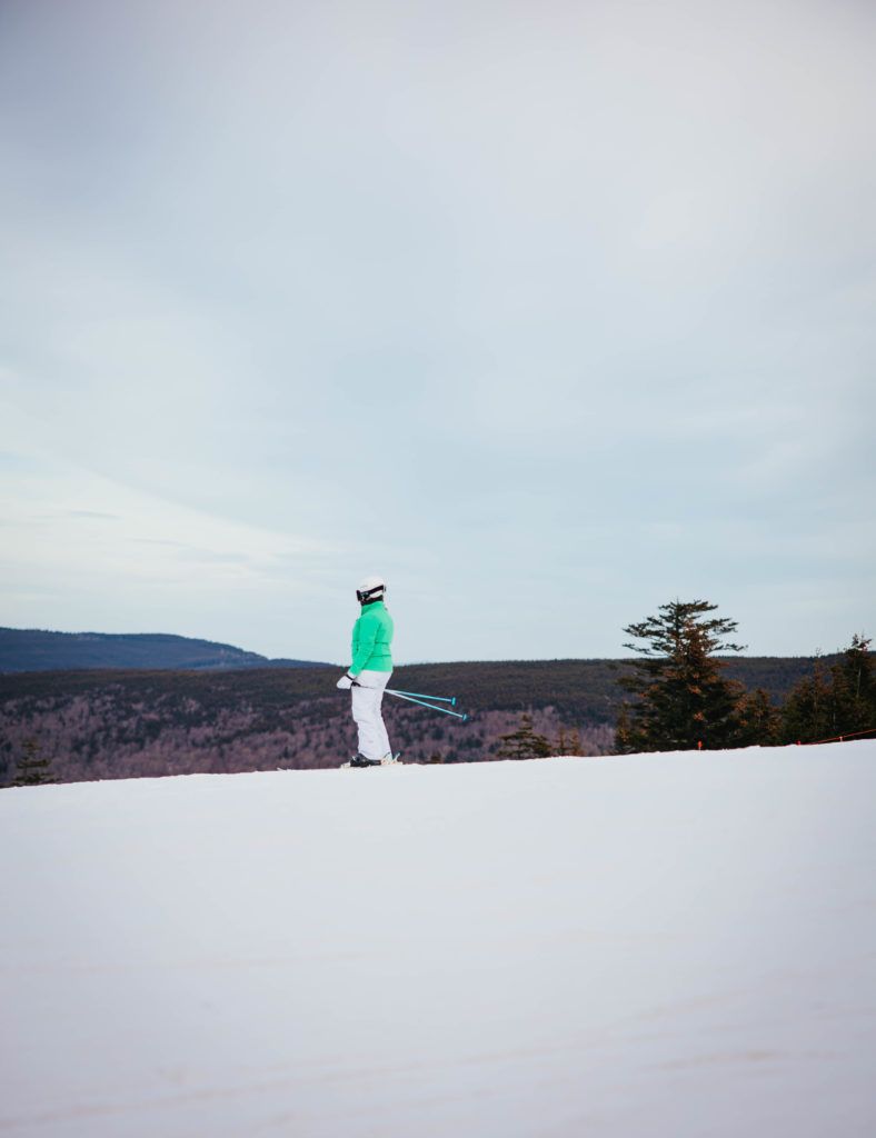 skiing-and-snowboarding-on-snowshoe-mountain-021