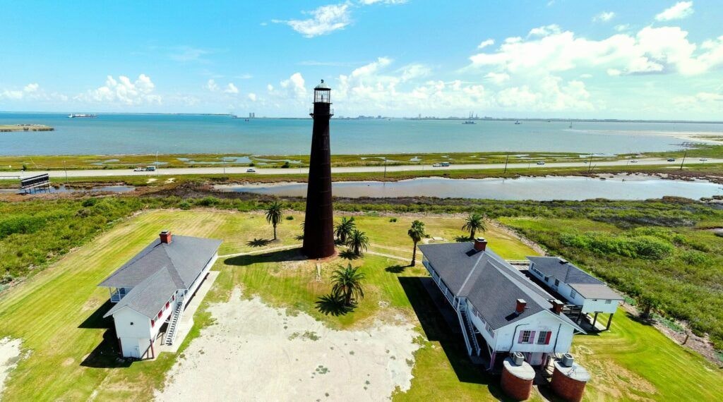 point-bolivar-lighthouse-001