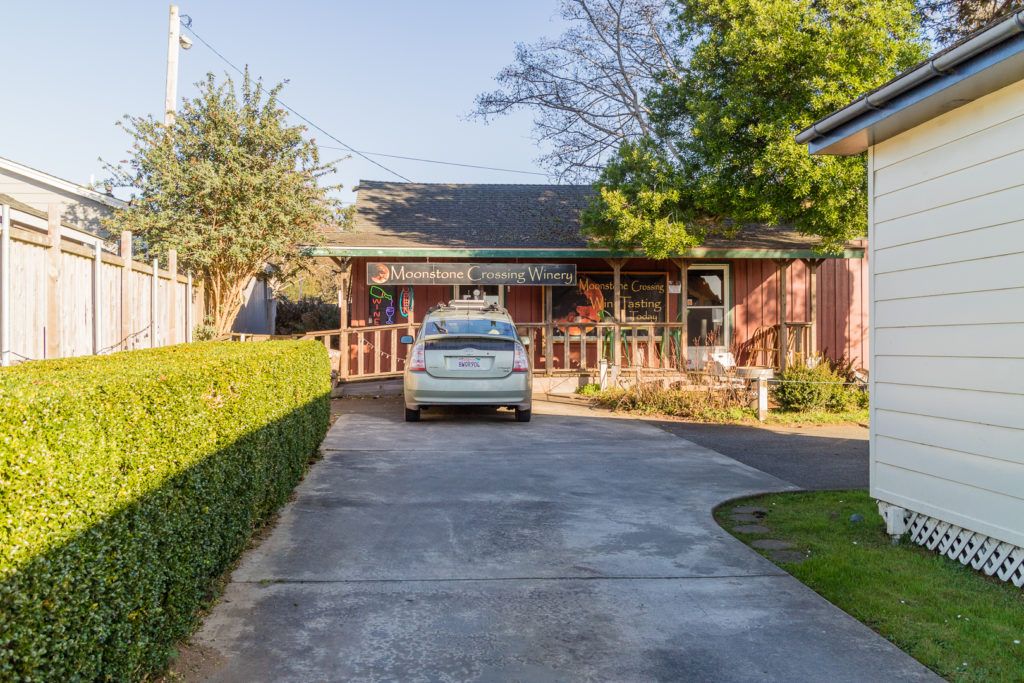moonstone-crossing-tasting-room-018