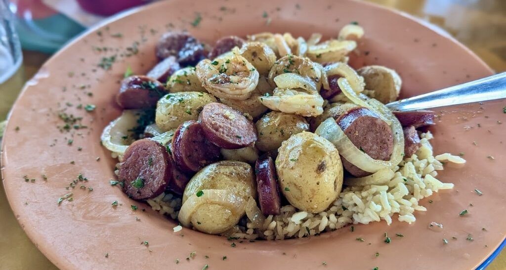 castaways-raw-bar-and-grill-003