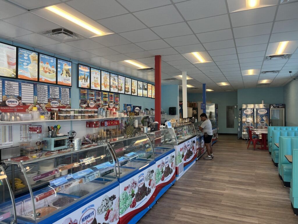 hershey-ice-cream-and-acai-cafe-001